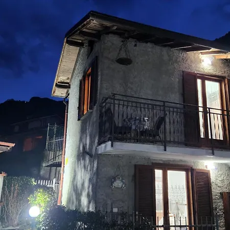 Hébergement de vacances La Casetta Di Laura Intera Casa Indipendente A Chi Piace Il Silenzio Vista 5 Chilometri Da Varenna Lierna